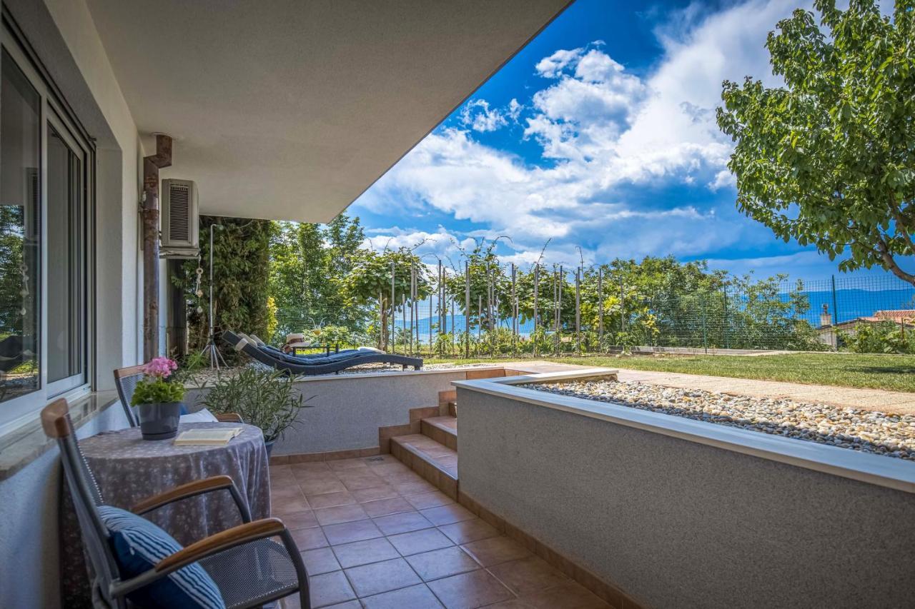 Terra Magica Deluxe Apartment Or Room With Private Parking, Terrace And Sea View Рийека Екстериор снимка
